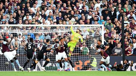Aston Villa vs Arsenal. Foto: Reuters