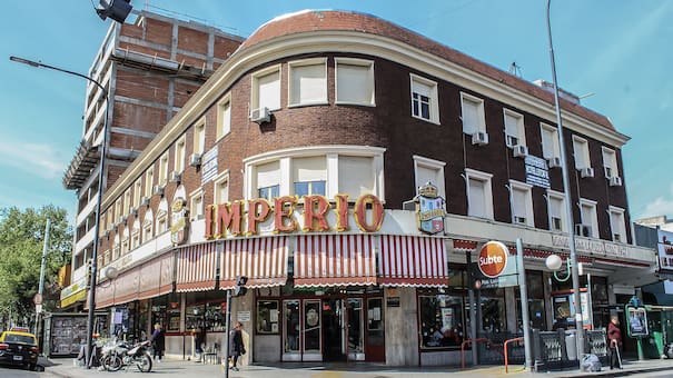 Las estaciones de subte que te dejan en la puerta de las pizzerías más icónicas de CABA