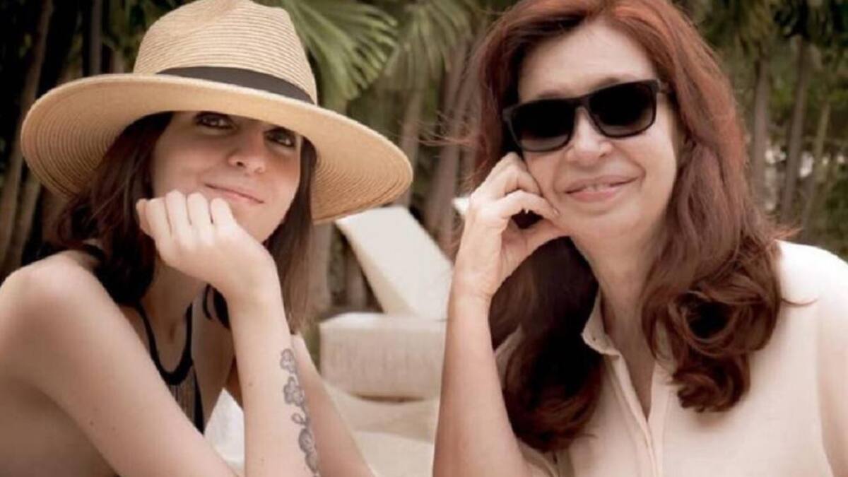 Florencia y Cristina Kirchner, NA