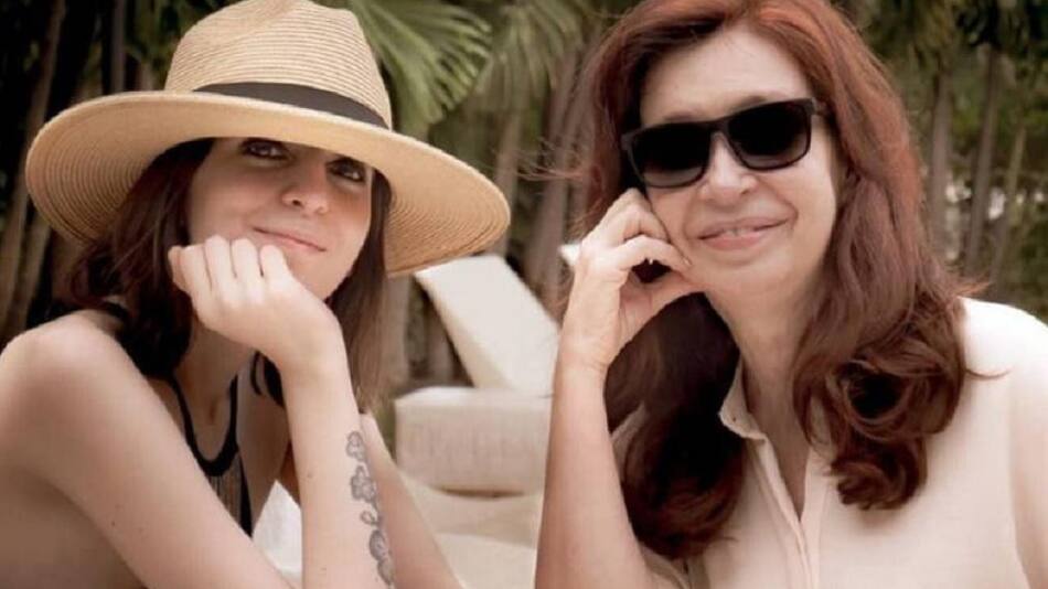 Florencia y Cristina Kirchner, NA