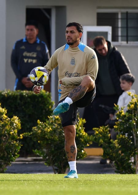 Leandro Paredes en la Selección argentina. Foto: Reuters/Agustin Marcarian