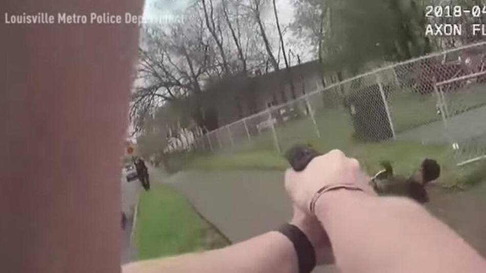 Policía de Estados Unidos mató a joven negro de 20 disparos