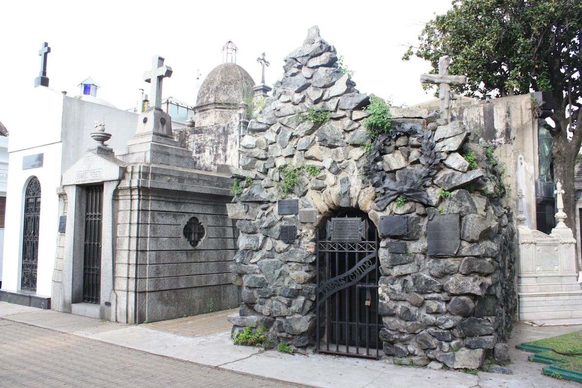 Tumbas de Tomás Guido. Foto: Wikipedia