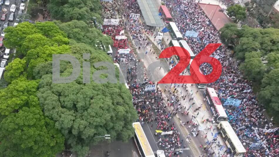 Corte total en la Avenida 9 de Julio - contra reformas de Gobierno