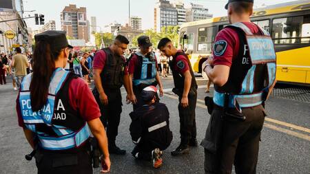 Allanamiento Once. Foto: Télam