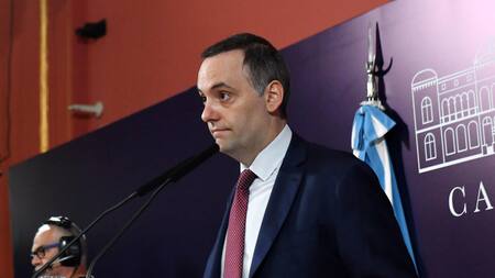 Conferencia de prensa de Manuel Adorni. Foto: NA.