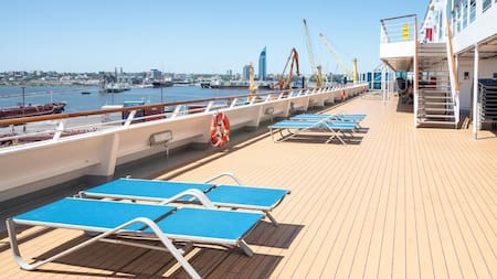 Arrancó la temporada de cruceros en Buenos Aires: cuánto salen y qué ofrecen el más accesible y el más lujoso este verano