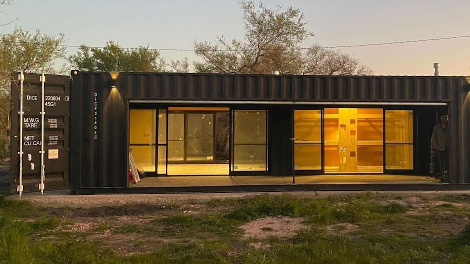 Casa conteiner. Foto Instagram @dicecontainers.