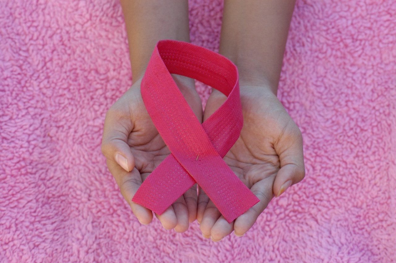 Lucha contra el cáncer de mama. Foto: Unsplash.