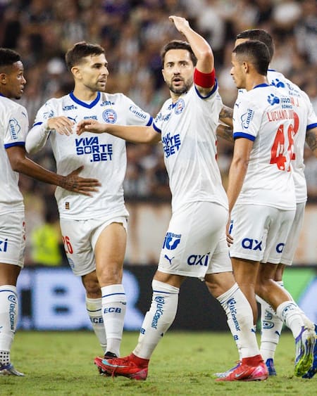 Everton Ribeiro en Bahía.