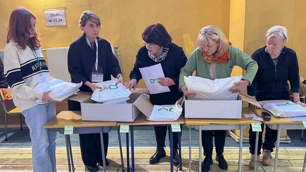 Polémicas elecciones parlamentarias: Georgia revisa el escrutinio en colegios electorales