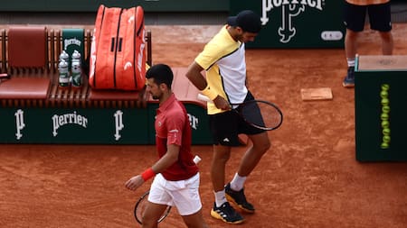 Djokovic y Cerúndolo se enfrentaron en los octavos de final del Roland Garros. Foto: Reuters