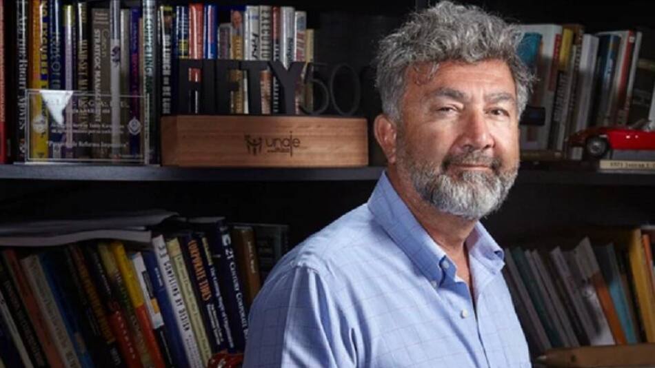 Teddy Karagozian, empresario y economista