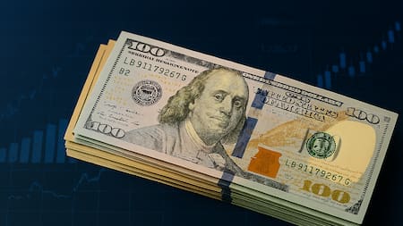 ARCA confirmó el nuevo límite de dólares que podés depositar en el banco sin justificarlos