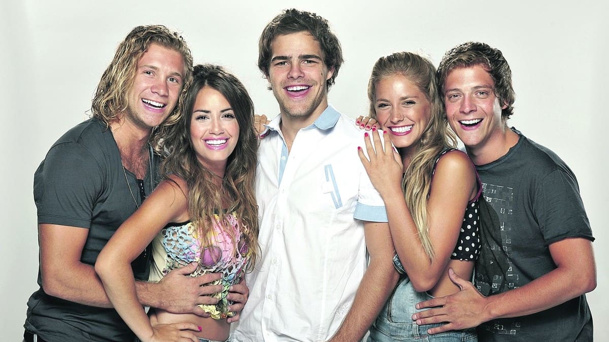 El elenco de Casi Ángeles.
