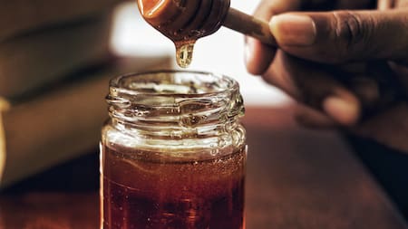 La ANMAT prohibió una marca de miel. Foto Unsplash.