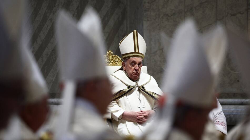 Papa Francisco en la misa del Jueves Santo. Foto: Reuters.