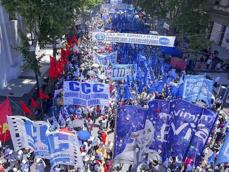 Marcha de la CGT en Plaza de Mayo