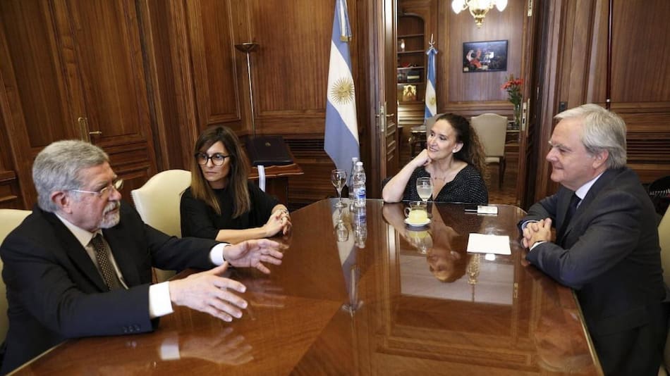Michetti inició la transición en el Senado con colaboradores de Cristina Kirchner, NA