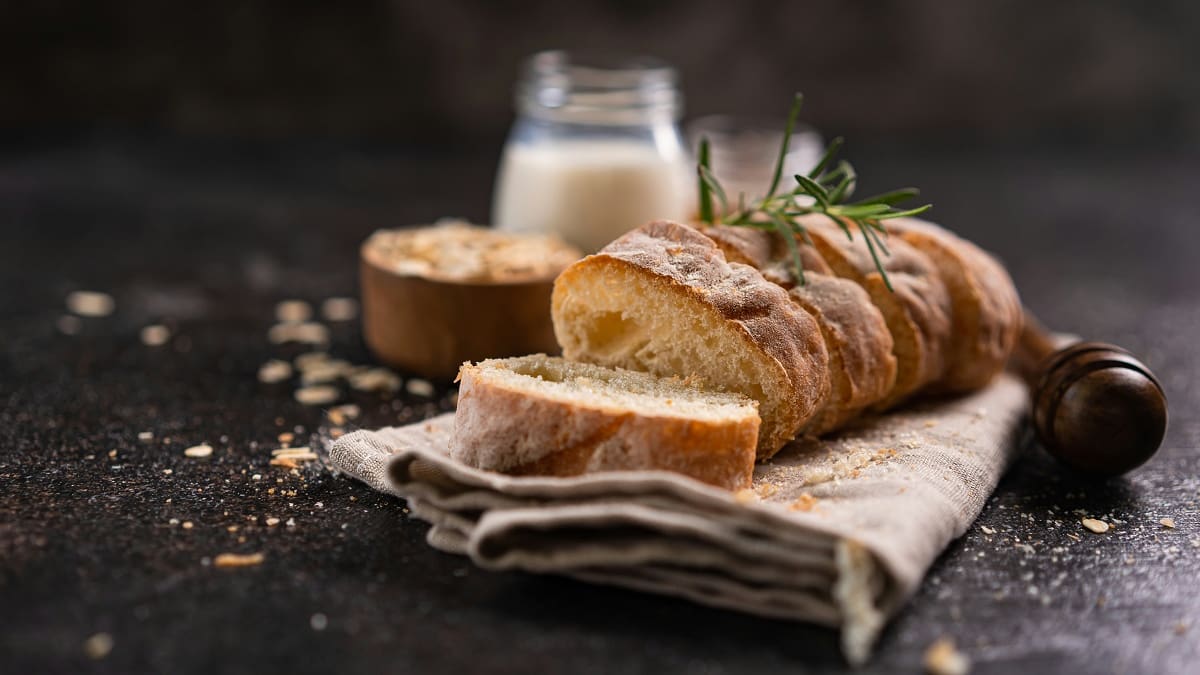 Pan lactal sin gluten para celíacos: la receta casera para que salga esponjoso por dentro y crujiente por fuera