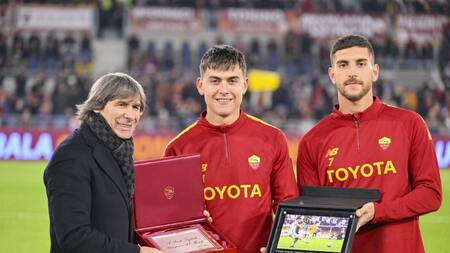 Paulo Dybala, homenaje en la Roma. Foto: Twitter @OfficialASRoma