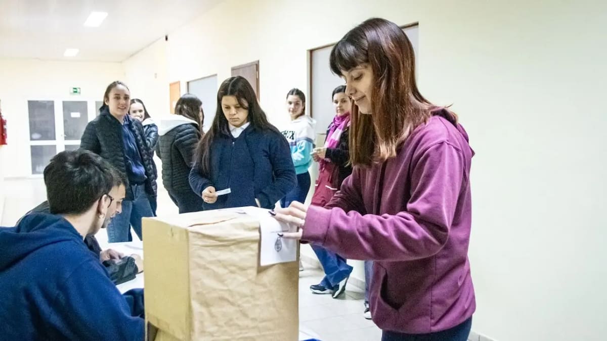 La Cámara Nacional Electoral busca incentivar el voto joven mediante capacitaciones a aquellos próximos a la edad del sufragio.