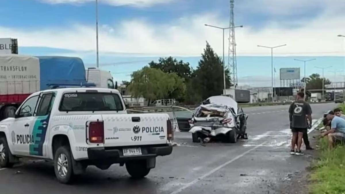 Choque fatal en ruta 9: una joven murió y otra se encuentra en estado crítico tras el impacto contra un camión