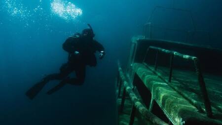 El barco se hundió en el lago Nahuel Huapi en 1906. Foto: Instagram / labusquedadelhelvecia.