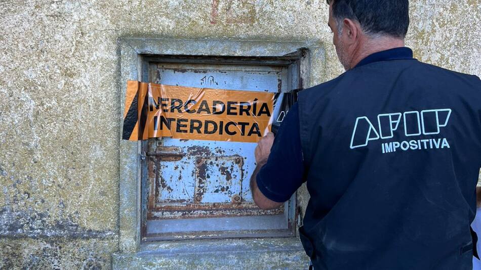 La AFIP descubrió más de 850 toneladas de granos en un centro de acopio clandestino. Foto: AFIP.