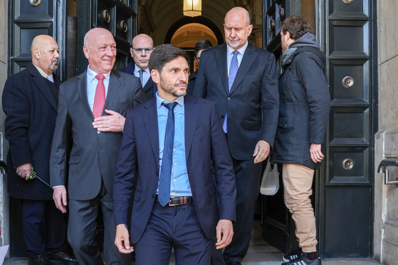 Maximiliano Pullaro junto a otros gobernadores.