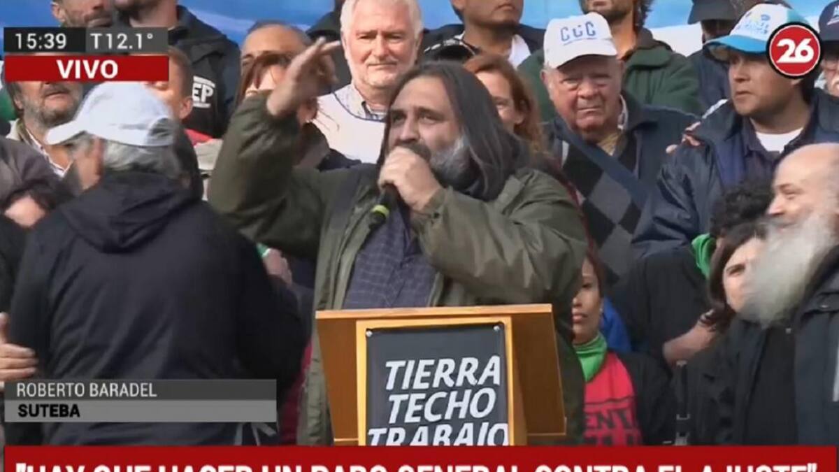 Roberto Baradel en Marcha Federal - Plaza de Mayo