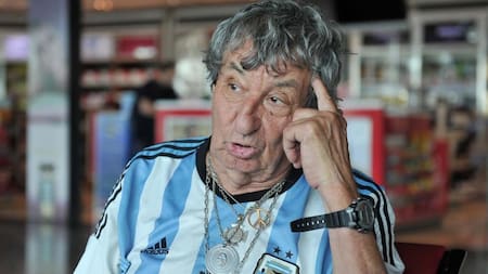 Tula, hincha argentino en los premios The Best. Foto: Télam