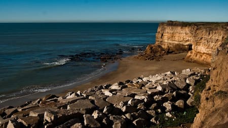 Cómo Brasil o el Caribe, pero a minutos de Mar del Plata: la playa oculta con agua turquesa que es furor en verano