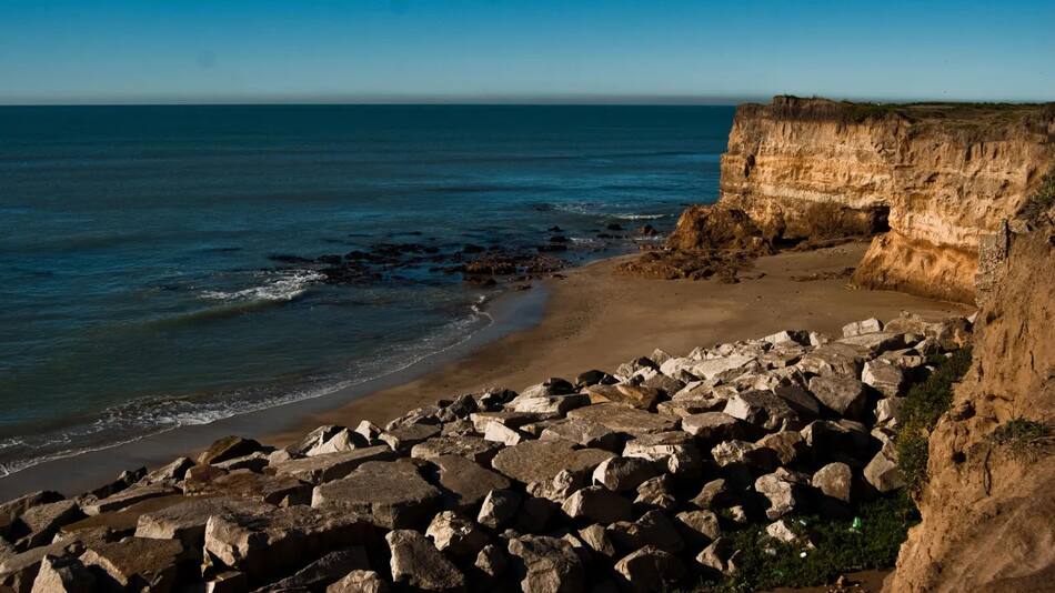 Acantilados en Mar del Plata. Foto: bafilma.gba