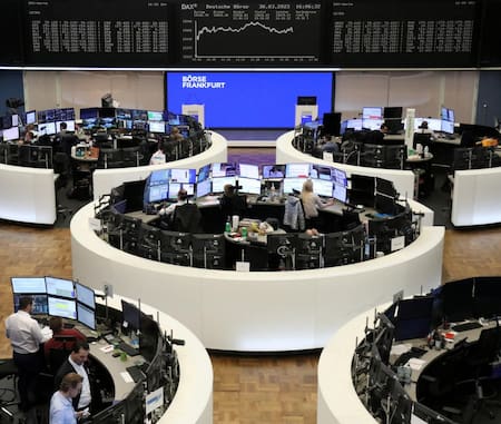 Las bolsas de valores amanecieron con alzas en los precios. Foto: Reuters.