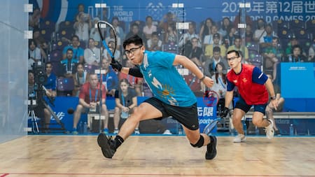 Más rápido que el pádel y en una “jaula”: el deporte que obsesionó a Elvis Presley y hoy tiene a Argentina en la cima del mundo