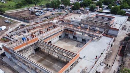 Andrés Watson y Axel Kicillof verificaron la construcción de una obra escolar histórica para Florencio Varela