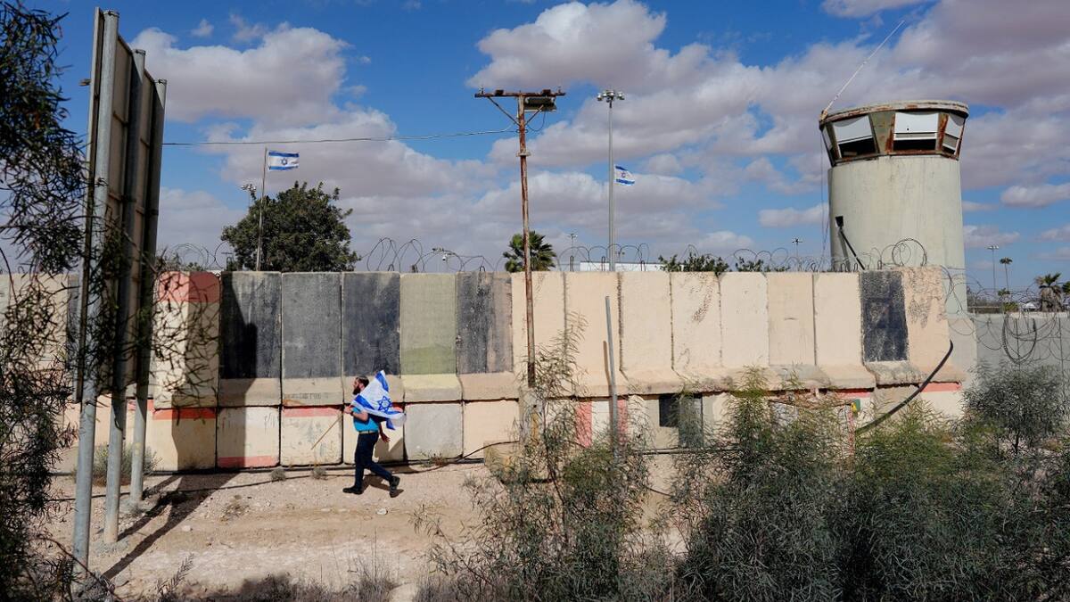 Activistas israelíes bloquean la ayuda a Gaza por Nitzana. Foto: Reuters