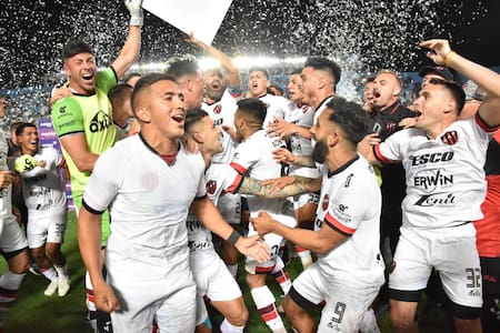 El festejo de Patronato, finalista de la Copa Argentina. Foto: Télam.