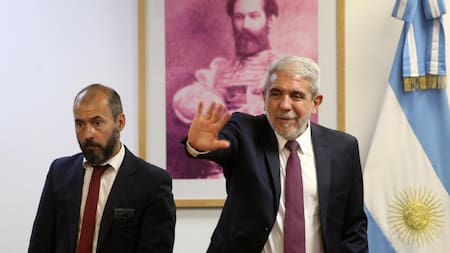 Críticas de Aníbal Fernández a Larroque y Wado de Pedro por no acompañar la candidatura de Alberto Fernández