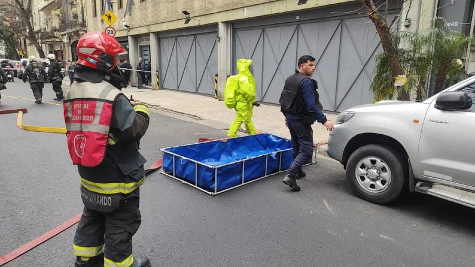 Evacuación en el laboratorio ANDAR del barrio porteño de Balvanera.