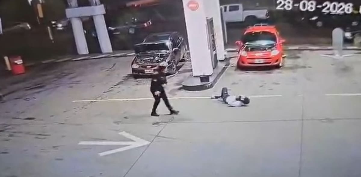 Robo frustrado por una policía de la Ciudad en una estación de servicio en Laferrere