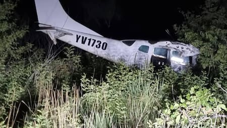 Avión accidentado que transportaba cocaína. Video: X @dhernandezlarez