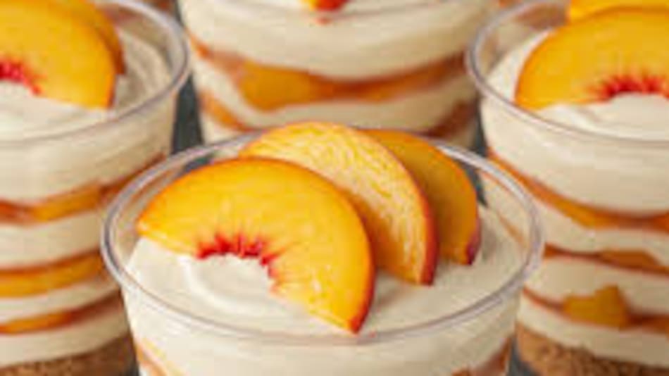 Postre Carlotta de durazno.