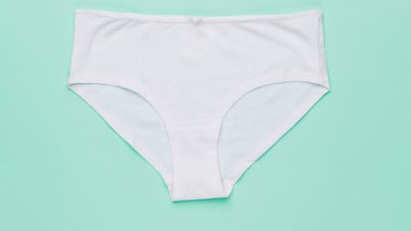 Regalar una bombacha blanca en Año Nuevo: el ritual que llama a la abundancia y prosperidad para 2026