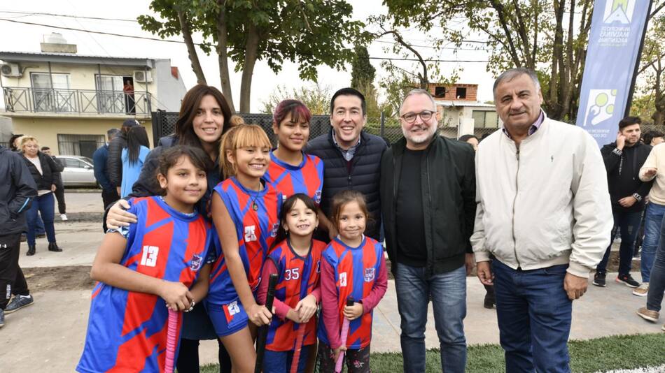Leo Nardini inauguró el “Playón Multideportivo Villa de Mayo”.