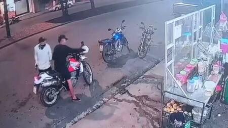 VIDEO: Brutal balacera en un puesto callejero en Ecuador. Foto captura