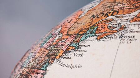 Cuáles son los países Sudamericanos que no hablan en español y portugués.