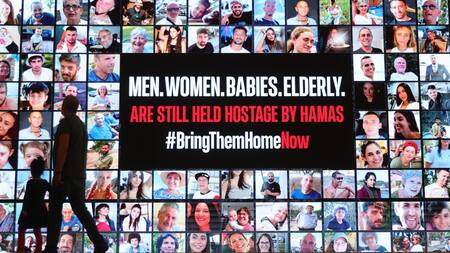 Civiles secuestrados por Hamas. Foto: EFE