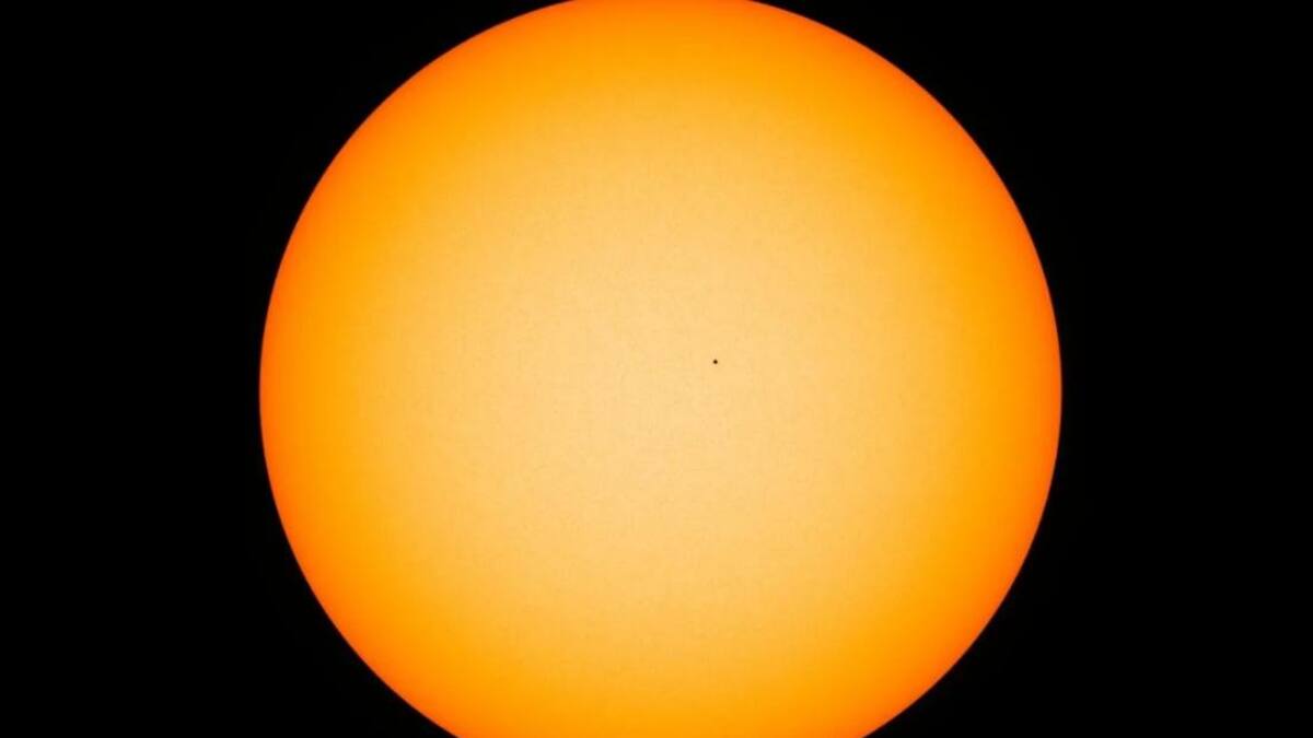 Mercurio pasea frente al Sol, NASA, ciencia, planetas
